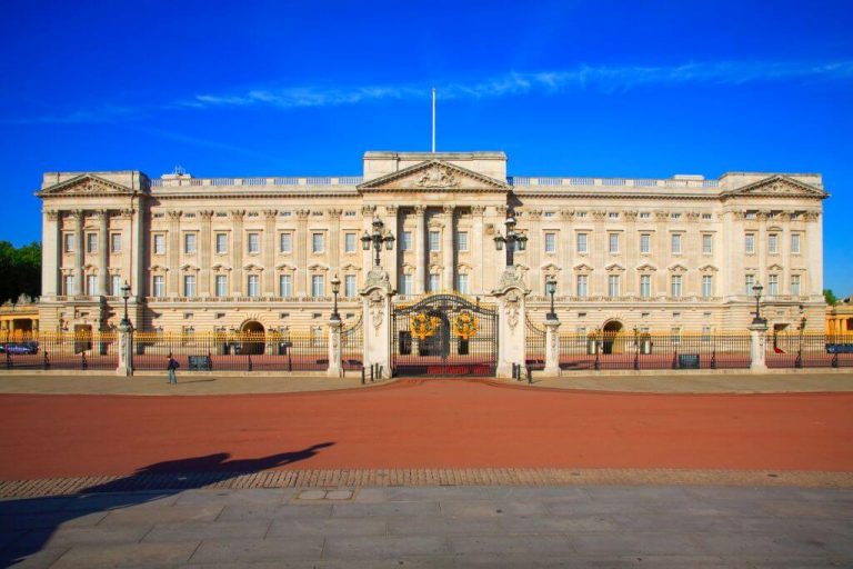 Exploring the Majestic Realm: Buckingham Palace