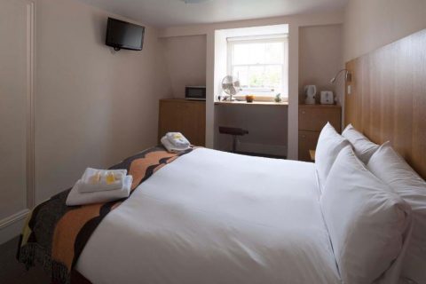 Beds | Bedrooms & Facilities | London Bed & Breakfast